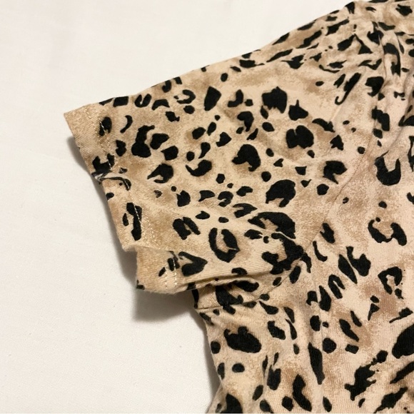 Hollister Leopard Twisted Square Boxy Crop Baby Tee Womens Size Small - Picture 14 of 16